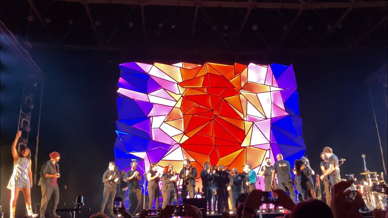 Amaral • Peces de colores y FIN de Gira Salto al Color • Zaragoza • 17-12-2021 @AmaralMusicVEVO