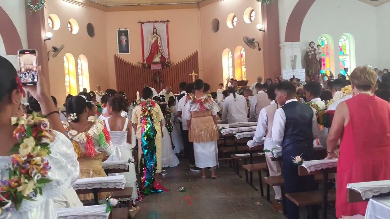 sacrement de 1ere communion des.enfants de la paroisse de Paita