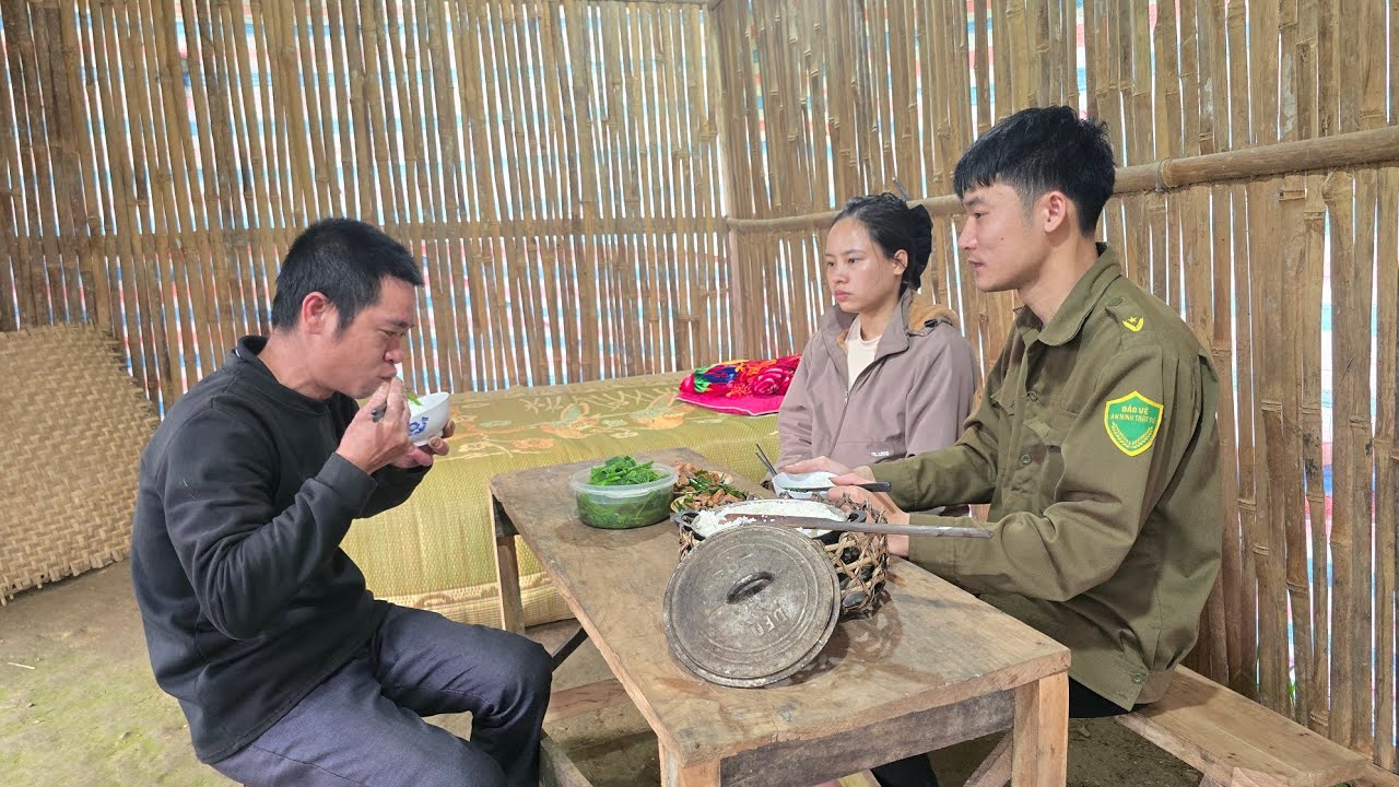 Lien's father came to apologize and promised to quit drinking. Lien's father had dinner with them.