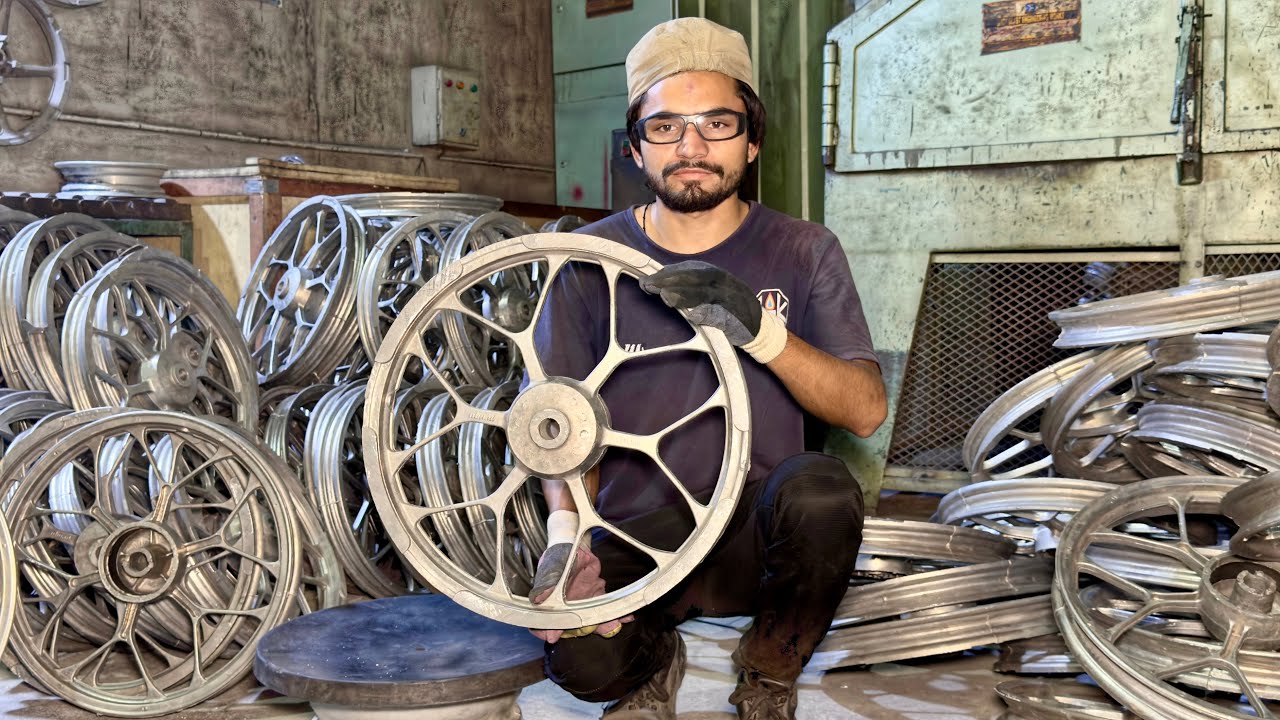 Unbelievable Casting Process of Motorcycle Wheel Rims in an Old Factory!