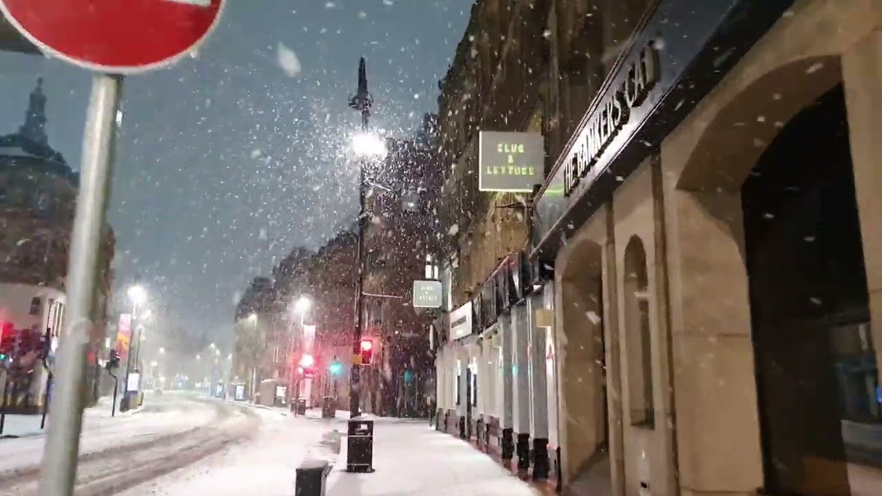 Snow in Leeds March 2023 (4K)
