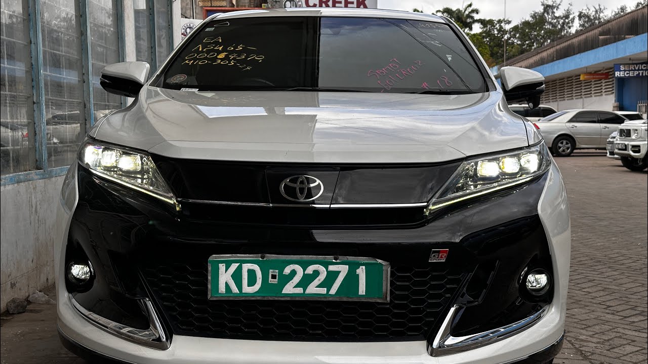 ON SALE ! 2018 Toyota Harrier GR Sport Turbo (Full Loaded Trim) 
