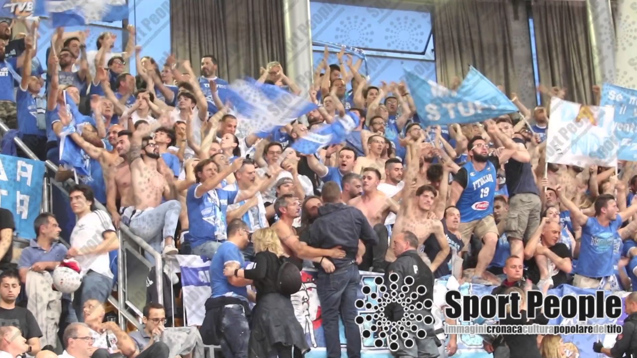 Treviso, l'arrivo e il tifo dei fioi a Bologna (Fortitudo), gara 3 Playoff Serie A2 2016/17