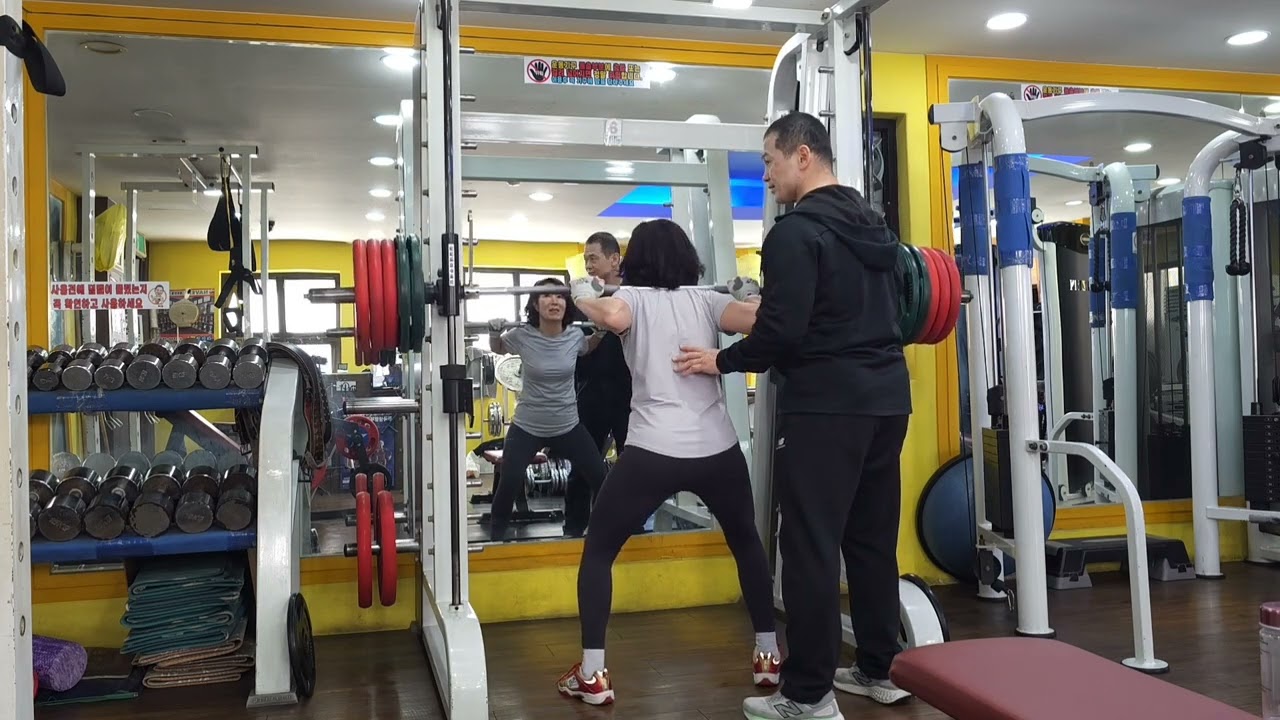 능력치를 숨기고 계신 65세 아줌마 위력 맛보기