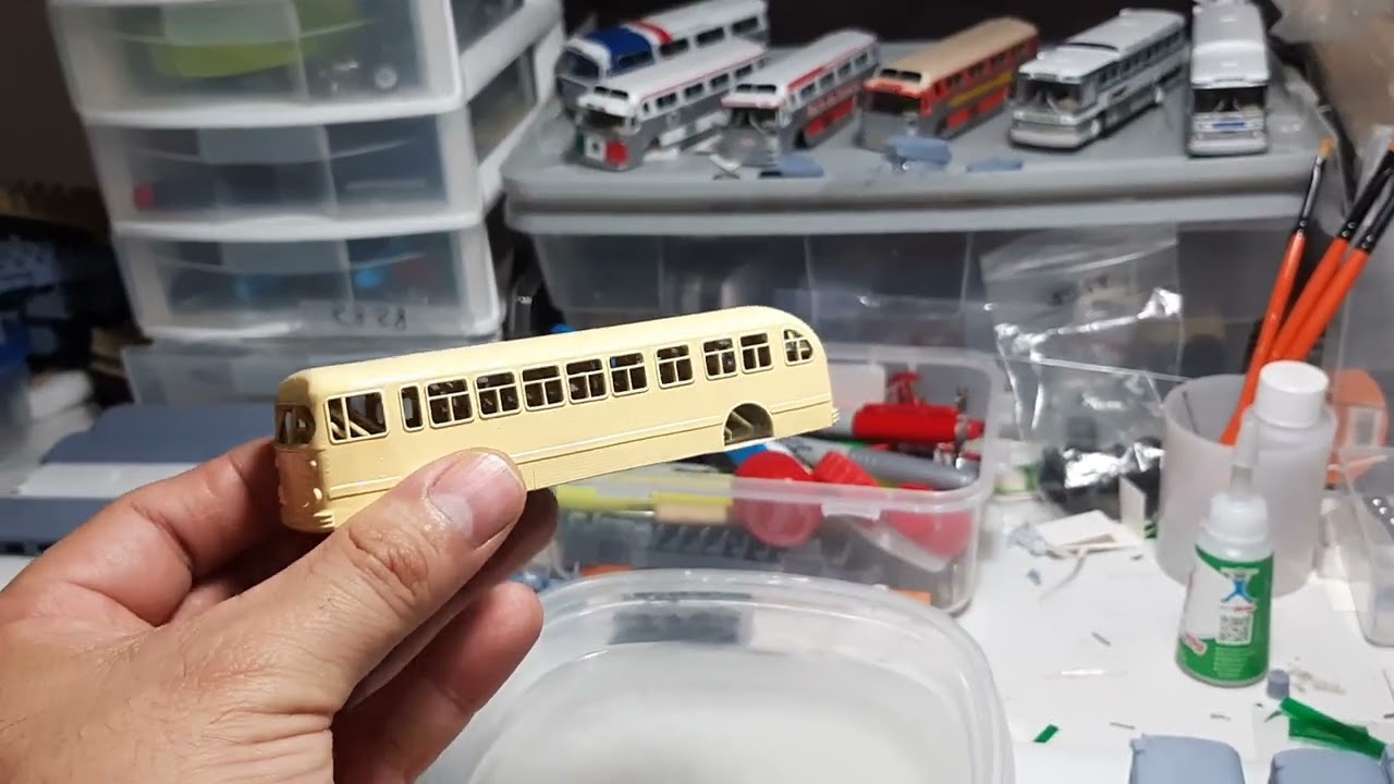 Visita al taller de NovaModelismo, autobuses a escala