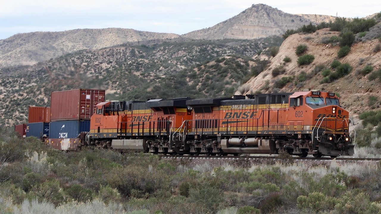 Huge Trains & Awesome Power On BNSF’s Cajon Pass! Ft. Fakebonnet Lead