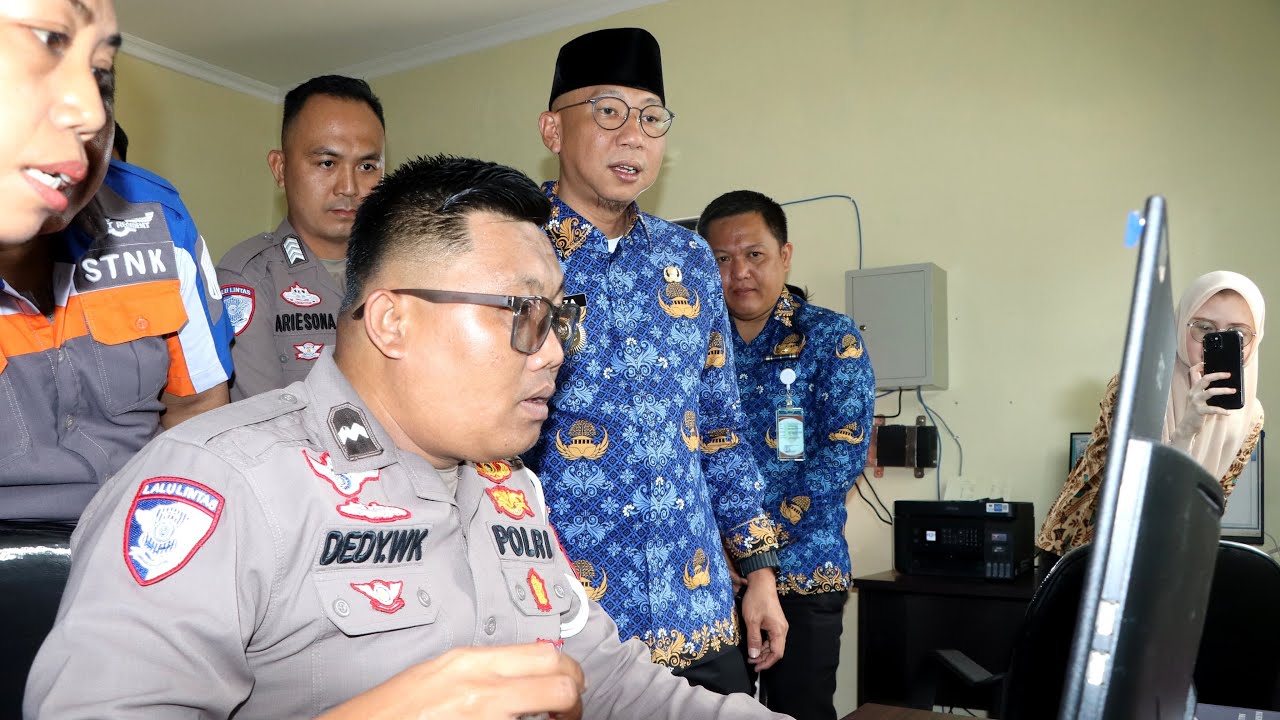 Gubernur Lampung Rahmat Mirzani Meninjau Pelayanan Publik Terbaru Samsat Drive Thru