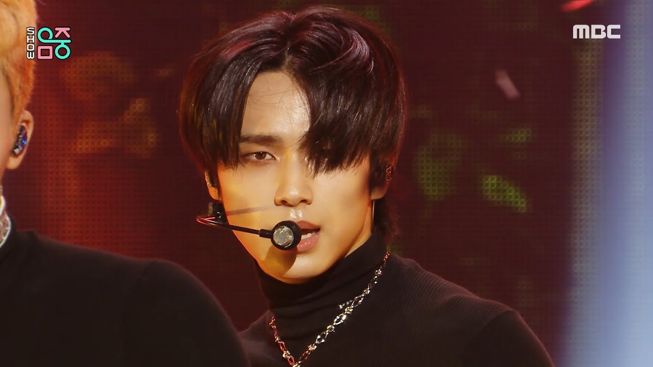 DKZ(디케이지) - Uh-Heung(호랑이가 쫓아온다) | Show! MusicCore | MBC221022방송