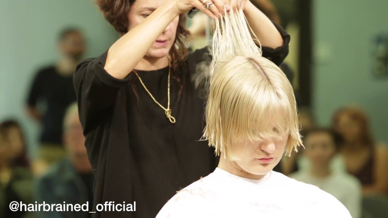 Traci Sakosits of Sassoon Academy cuts a Box Bob at Federico Advanced