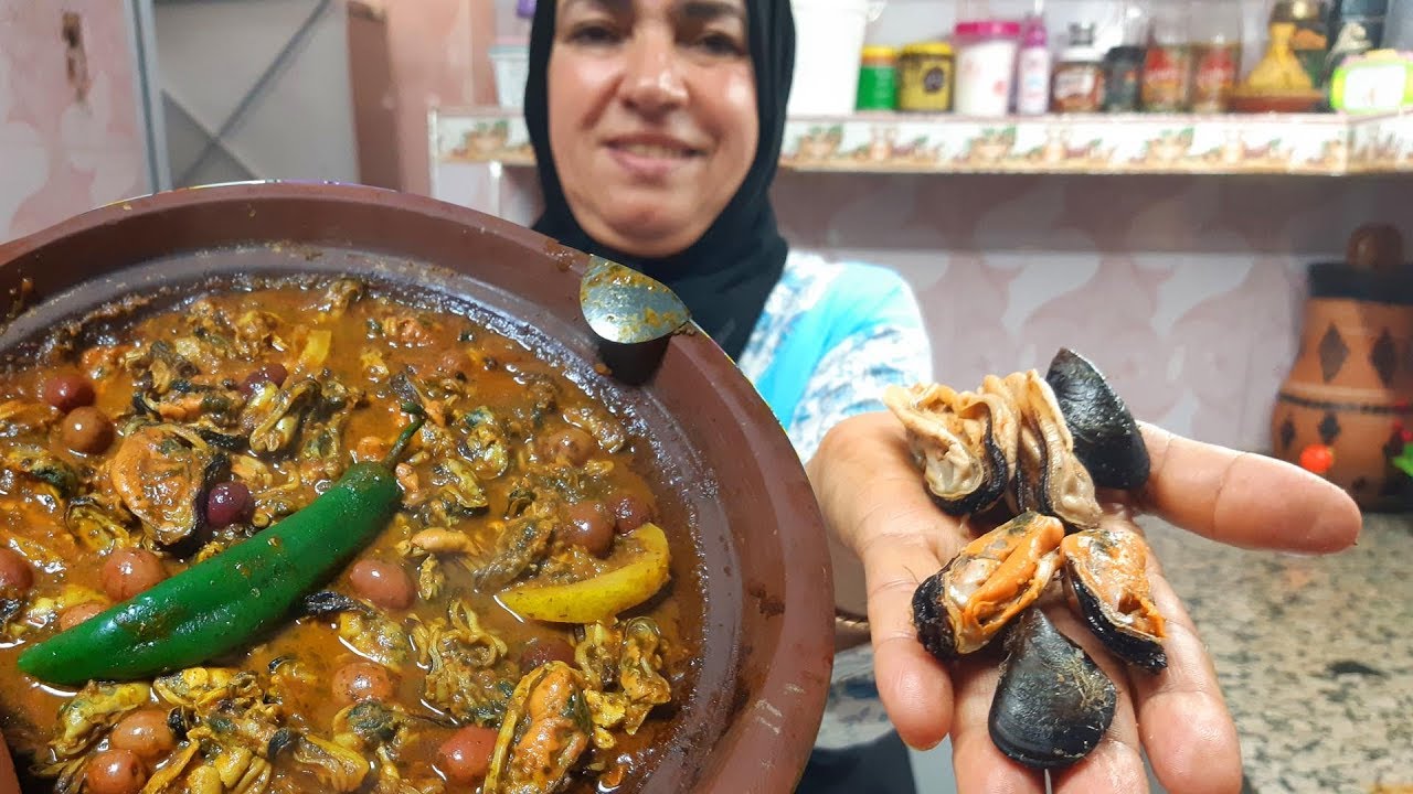 بلح البحر بوزروك من البحر للطجين طريقة الطياب و نصائح تنظيف