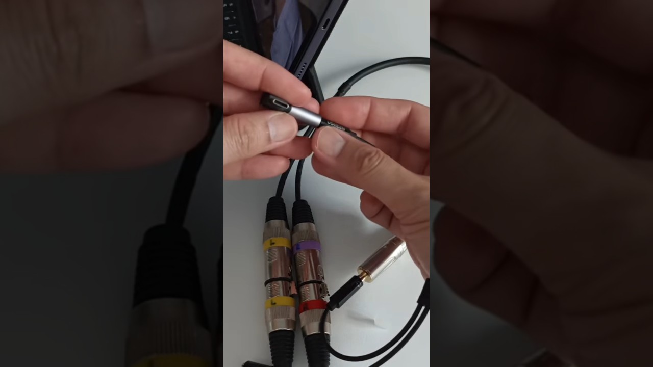 Unplug the 3.5mm audio splitter from USB type-C DAC adapter after use on the Apple iPad 