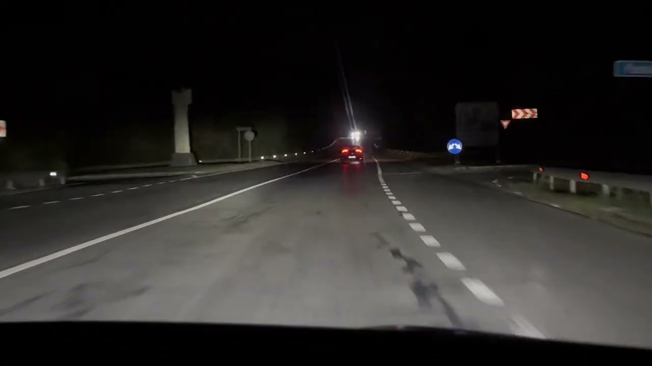 Opel Astra K Sports Tourer 2018 Matrix intellilux headlights in action