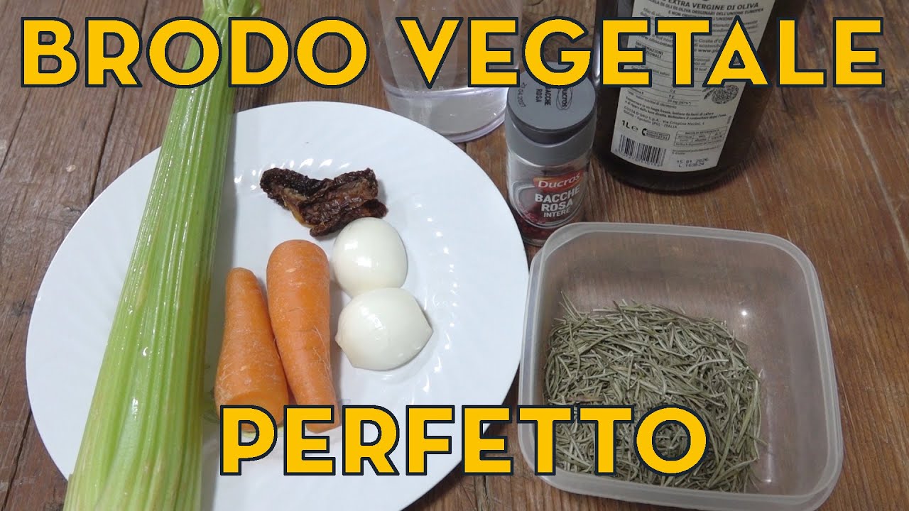 Come fare il brodo vegetale perfetto. Per risotti, stufati e tortellini.
