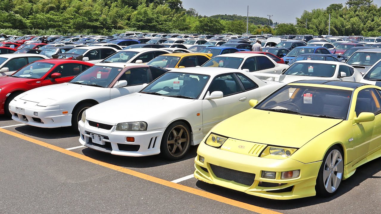 BIDDING ON CARS AT JAPANS BIGGEST AUCTION!