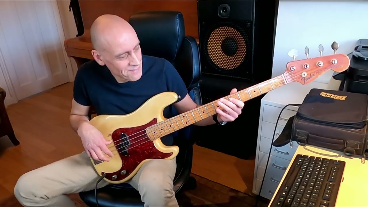 Donnie Hathaway LIVE - What's Goin' on (bass cover - Willie Weeks)