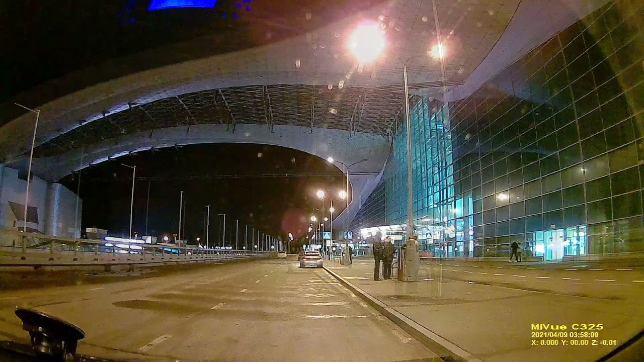 Международный аэропорт Шереметьево, терминал D, вылет.09.04.2021г.