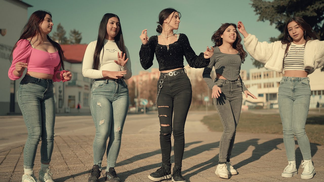 Sofia a spol ft. Myjavske cajenky - Tanecne cover video od GipsyTitanic