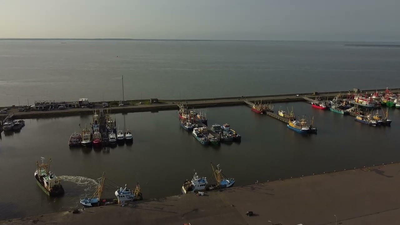 Jachthaven Noordergat ; Lauweroog vanuit de lucht.