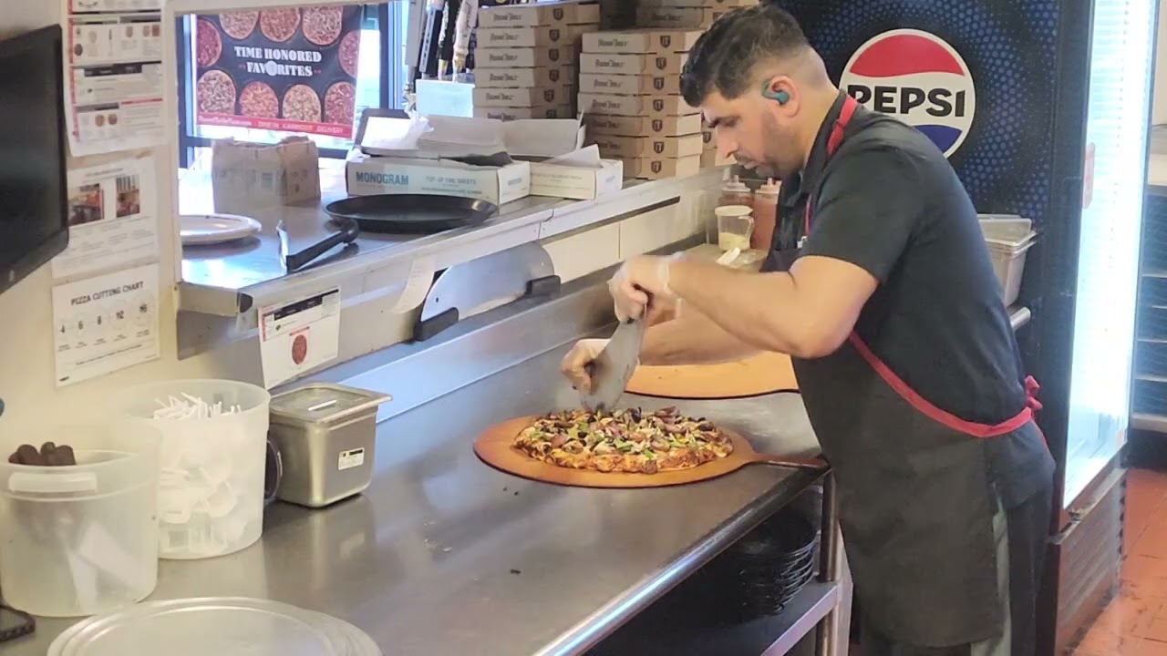 ROUND TABLE PIZZA  #usa #pizza #food #fastfood #pizzalover #italianfood #pizzafood #pizzatime #Lodi