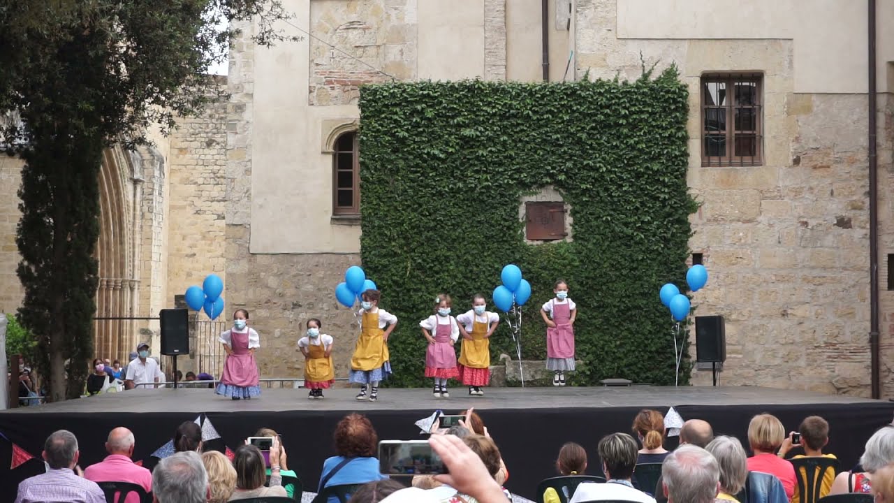 Els esclops d'en Pau - Escola de dansa del Grup Mediterr&agrave;nia