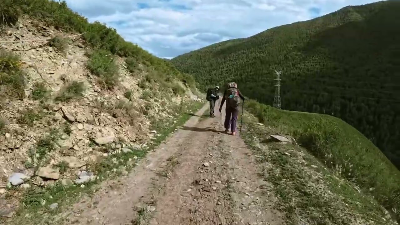 顺利出山，我们发现了属于阿勤泰的朝圣之路