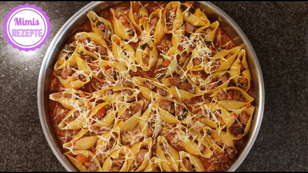Muschelpasta (Conchiglioni) gefüllt mit Salsiccia Ticinese und Gemüse - überbacken