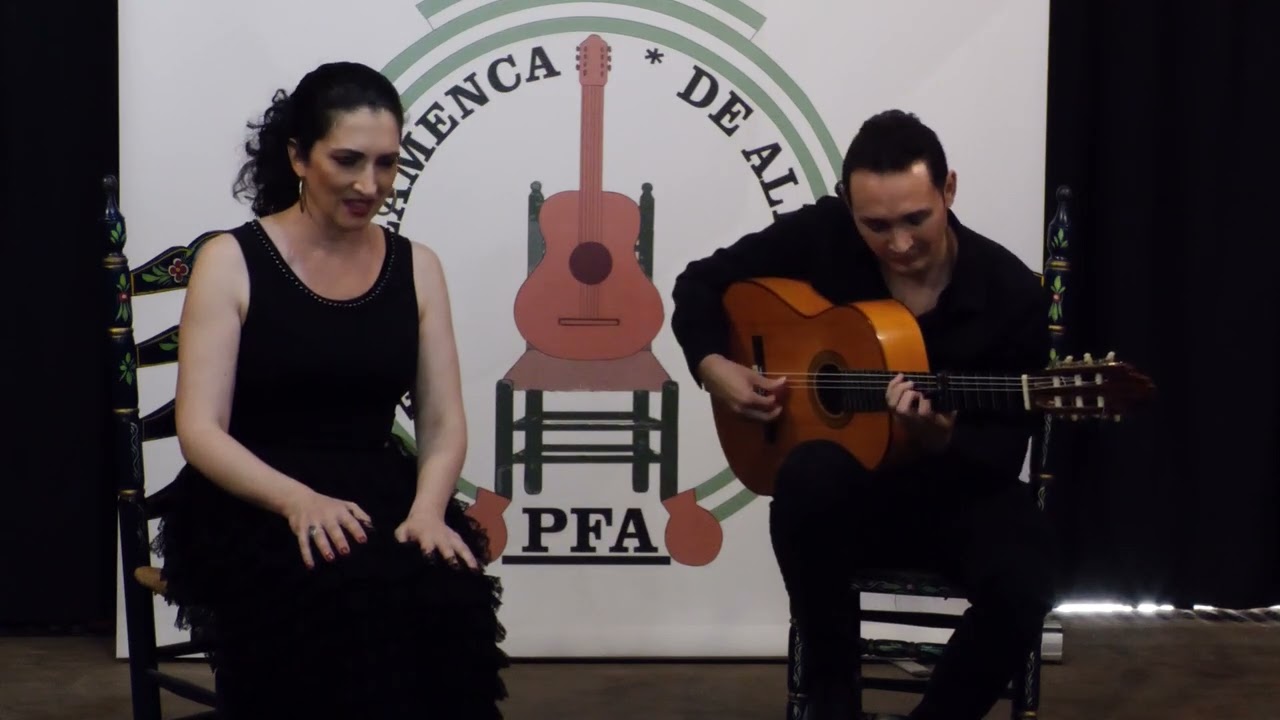 Mineras. Alejandra Almendro y Álvaro Mora a la guitarra.