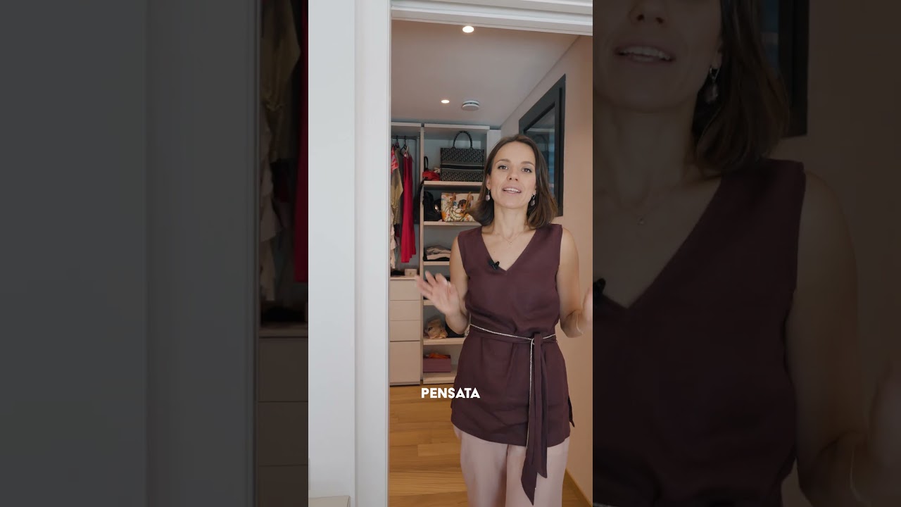 Luci e prese elettriche nel vano di una porta scorrevole