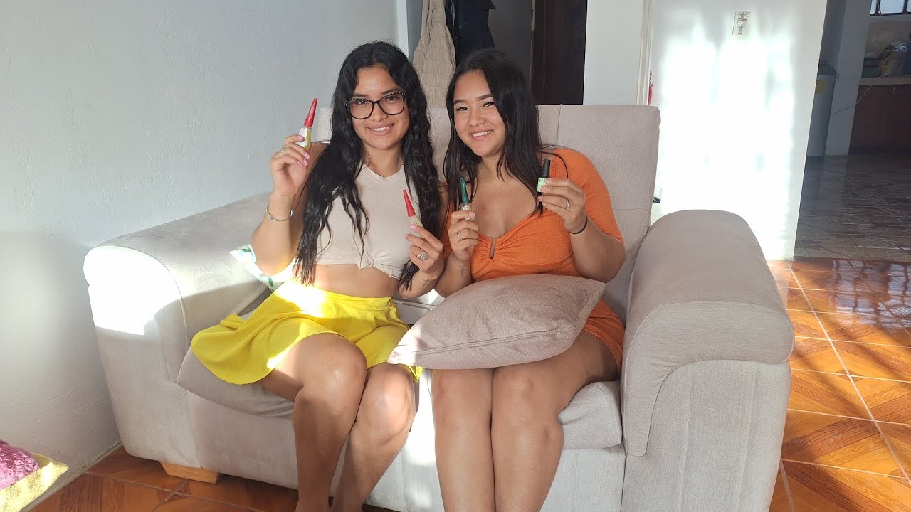 Pintandonos las uñas quedamos Hermosas @sandylooroficial 