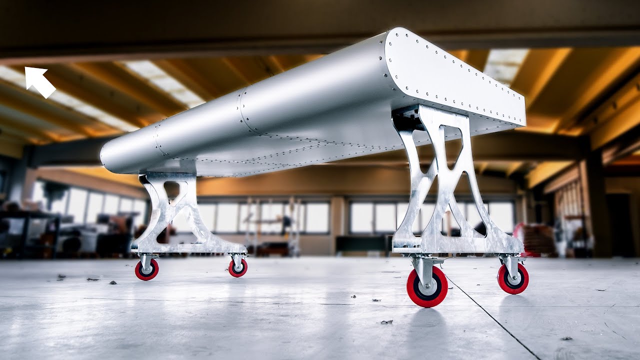 Giaco's ALUMINUM WING DESK