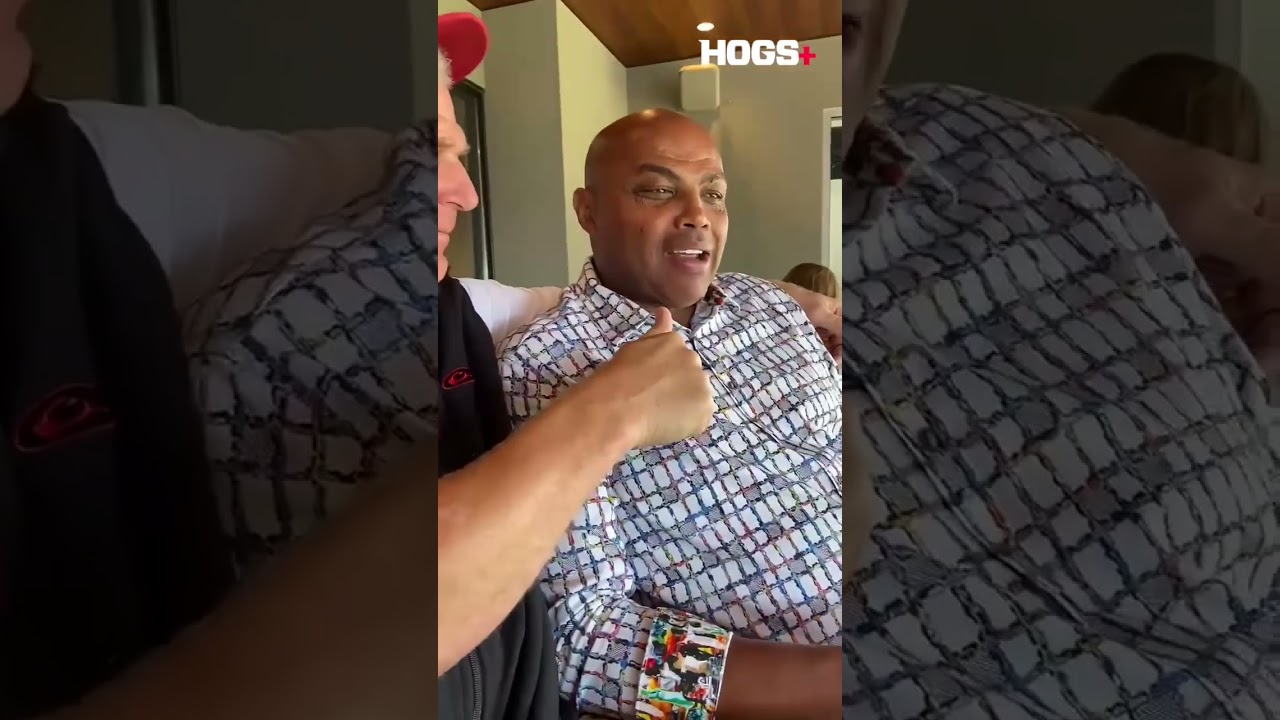 😂Charles Barkley & Joe Kleine enjoying Arkansas Vs Auburn together