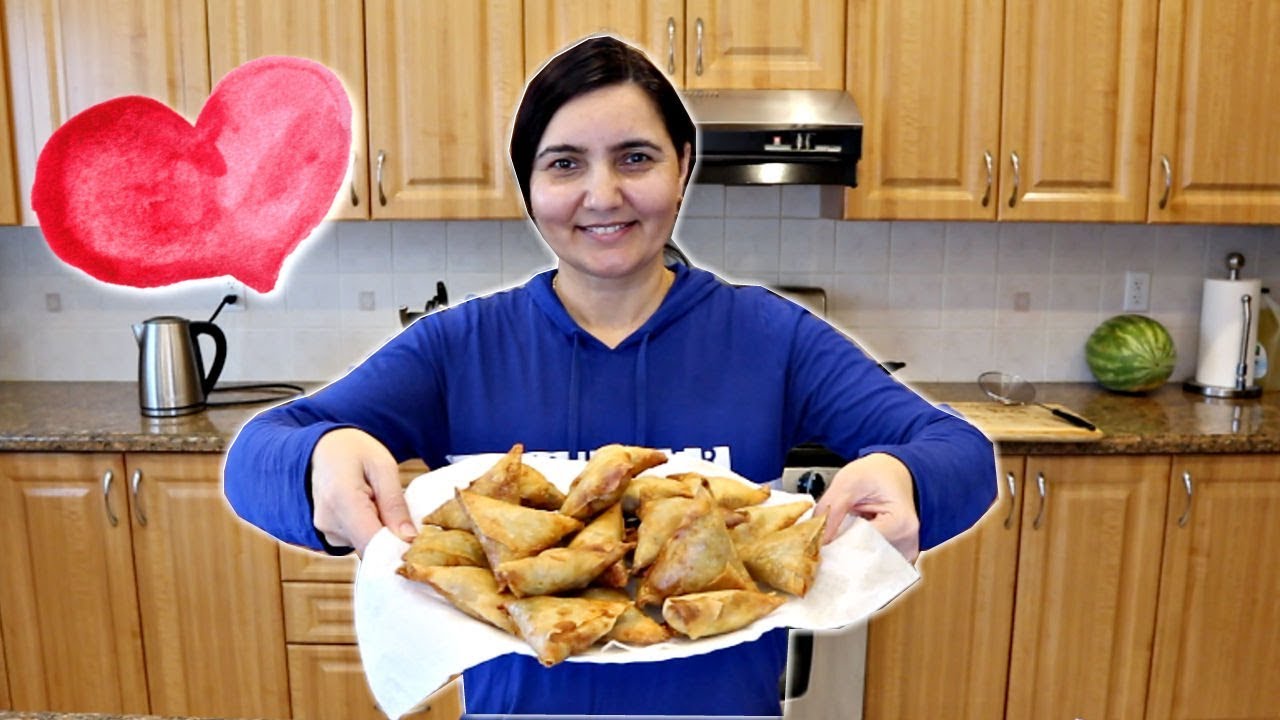 RAMADAN 2019 | HOW TO MAKE SAMOSAS FROM SCRATCH *In Urdu/Hindi*