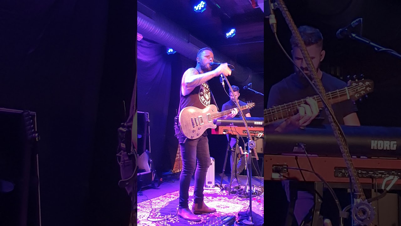 KRIS BARRAS BAND 