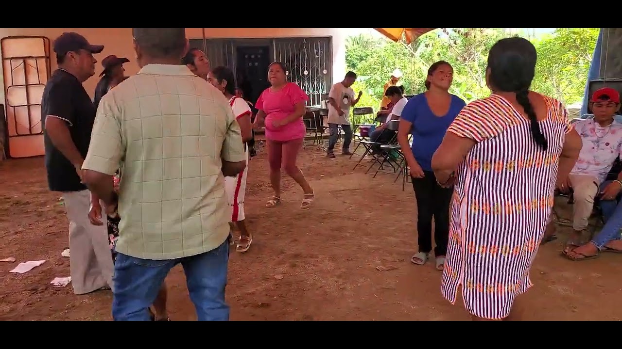 Baile en casa del  mayordomo de la virgen del Rosario familia Garcia Merino. Parte 3 