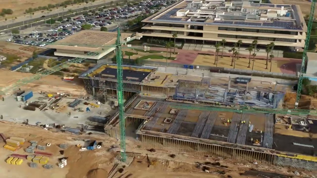Construcción del edificio de ampliación del Campus Sevilla de la Universidad Loyola de Dos Hermanas