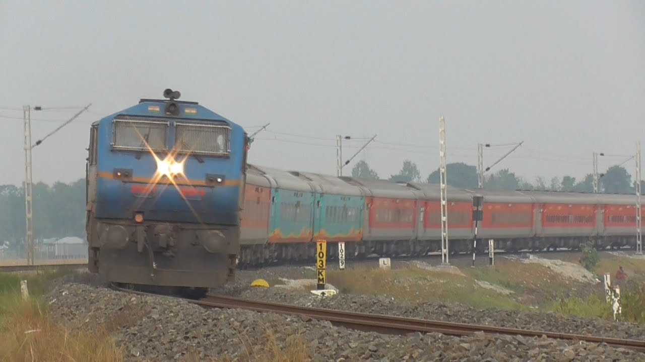 [IRFCA] Baaz Livery WDP4- High Speed Brahmaputra Mail Thrilling the tracks at MPS