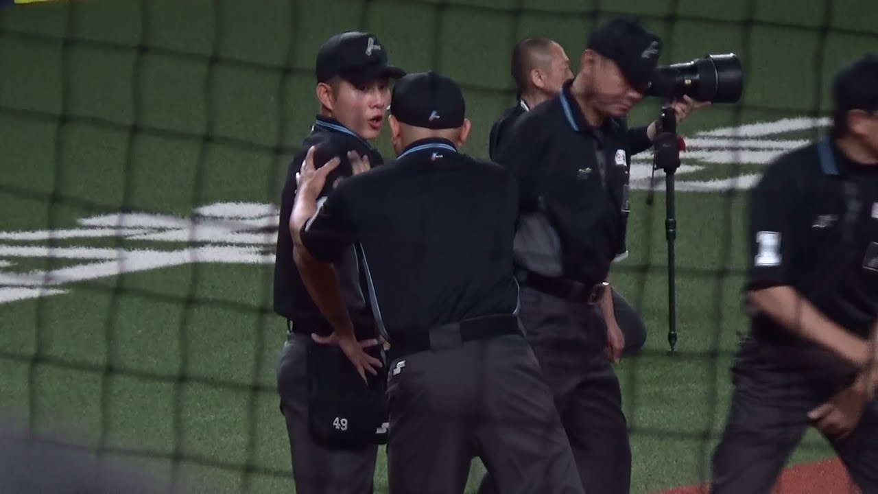【審判ウォッチ（試合直前編）】一軍公式戦初球審の松本大輝審判員に対する福家英登審判員の優しさが伝わるプレートミーティングの様子【2024.5.19 オリックス vs東北楽天  ＠京セラドーム大阪】