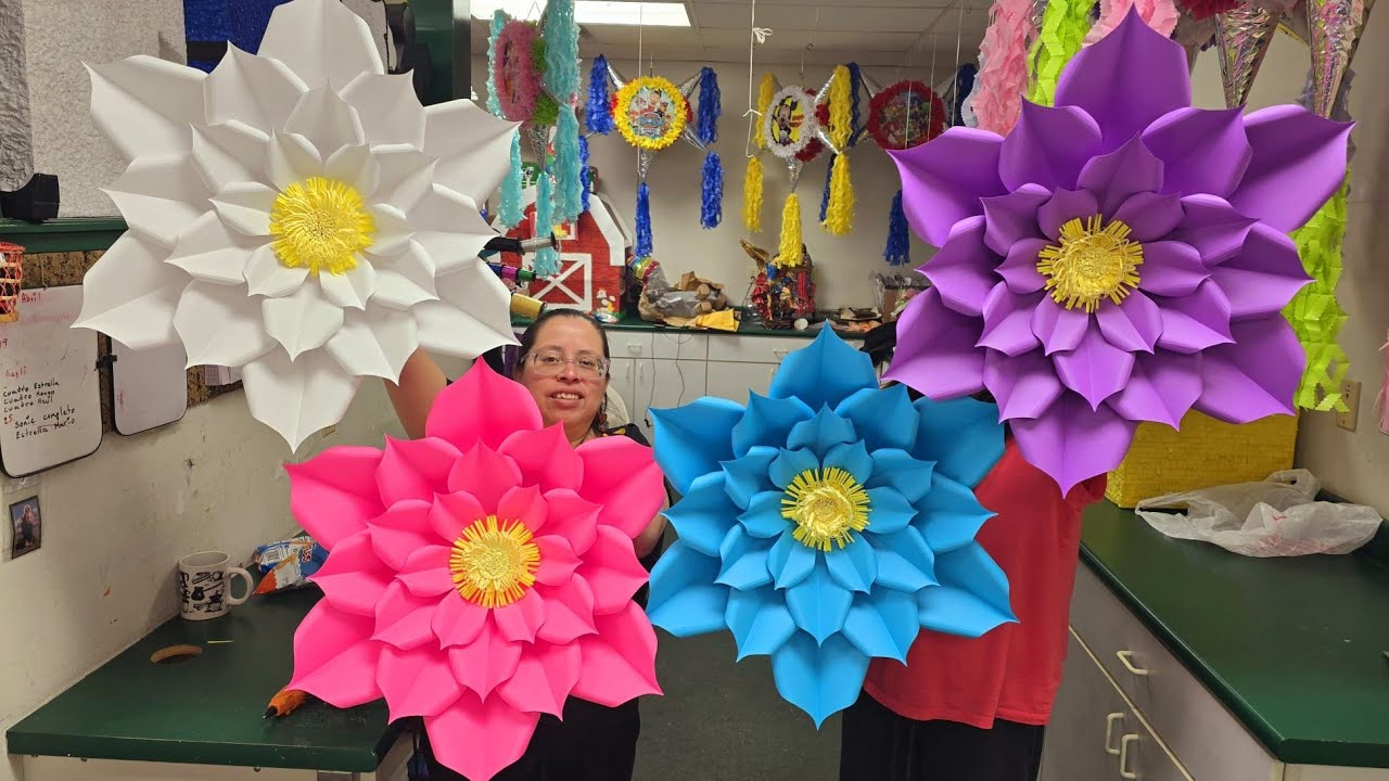 Como hacer flores gigantes de cartulina
