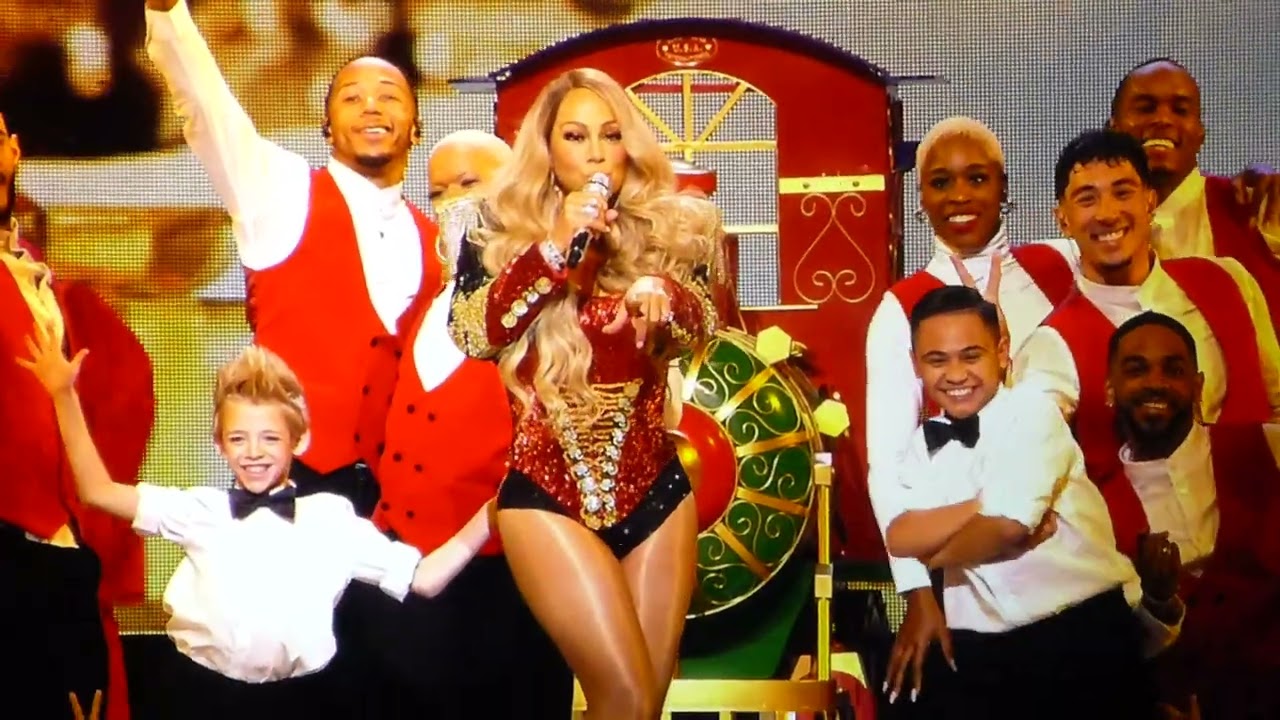 Mariah Carey Detroit All I Want For Christmas is You 2023