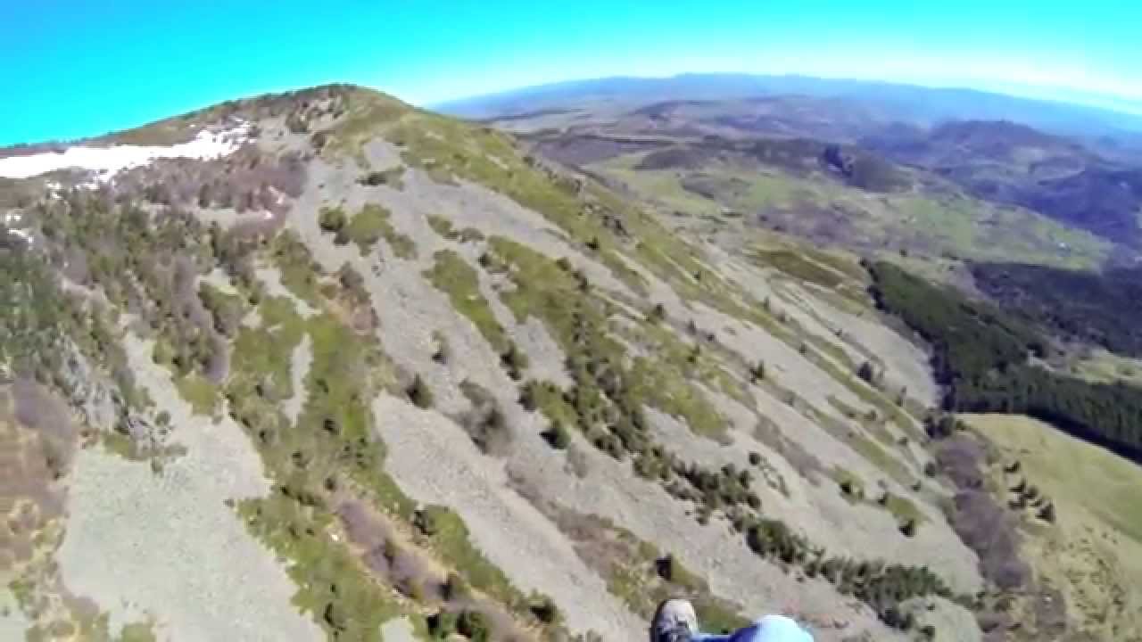 Parapente depuis le sommet du Mézenc - en Ardèche