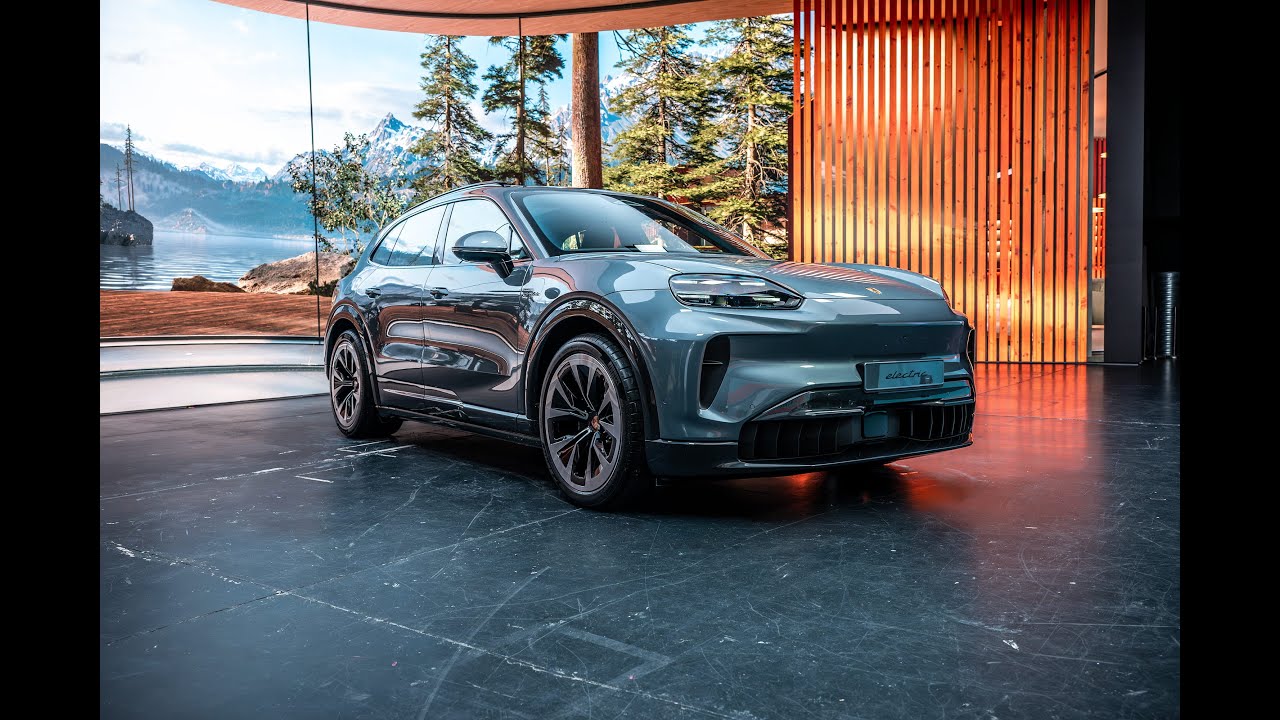 Новият Cayenne Electric предпремиерно в Porsche Center Sofia