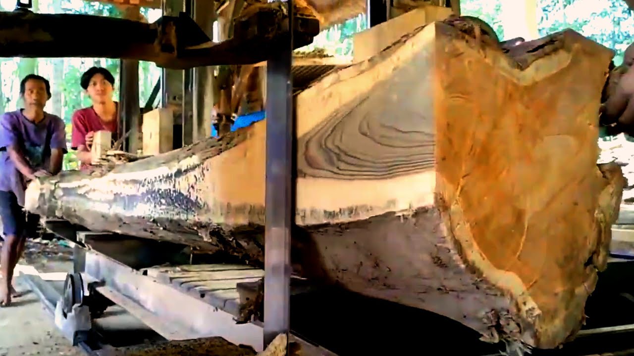 Amazing! Beautiful 15-foot teak wood processing for joglo house frame material 