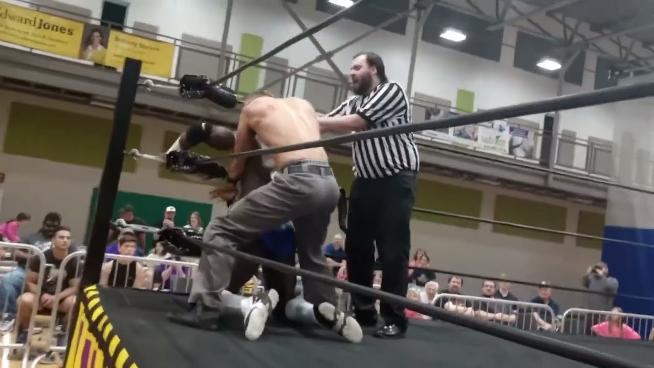Redus Atlas takes on The Wildcard Nate Bock at Windy City Pro Wrestling
