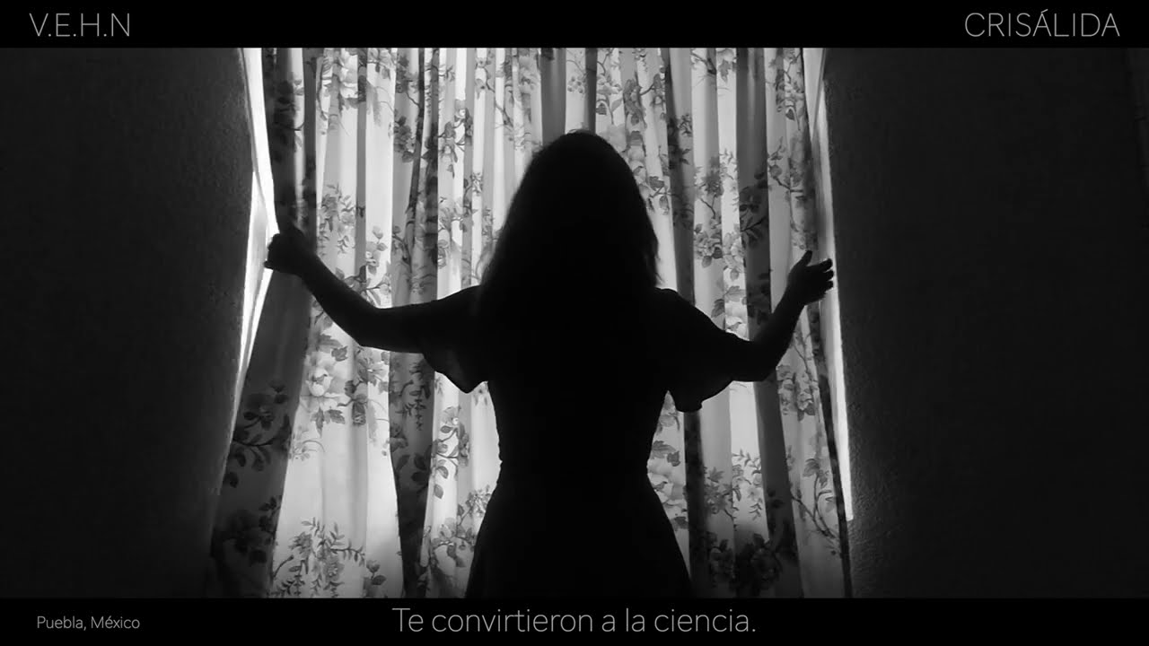 Love of Lesbian - Crisálida (Lyric Video Oficial)