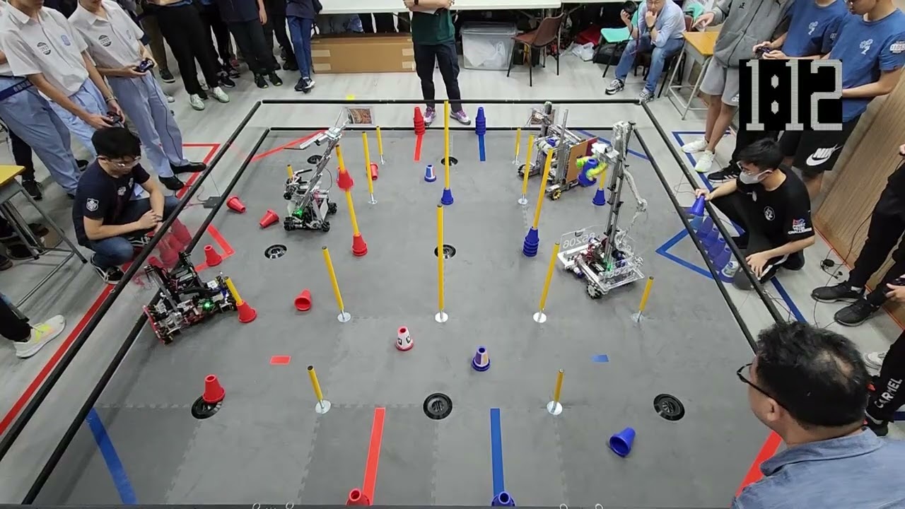 FTC 學界機械人大賽香港總決賽第一場，考驗隊伍的冷靜、合作、策略、分工、耐力、精準，最終決戰，一觸即發。經過多場預賽，獲勝者可選擇聯盟隊伍，組成聯盟，挑戰贏取聯盟最高榮譽。