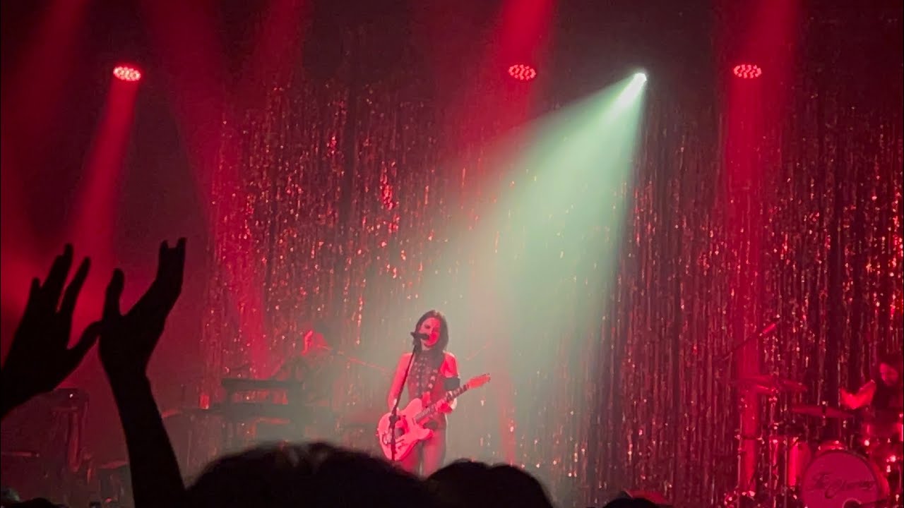 How Can I Make It OK? - Wolf Alice live at VAS est, Shanghai, 09.01.26