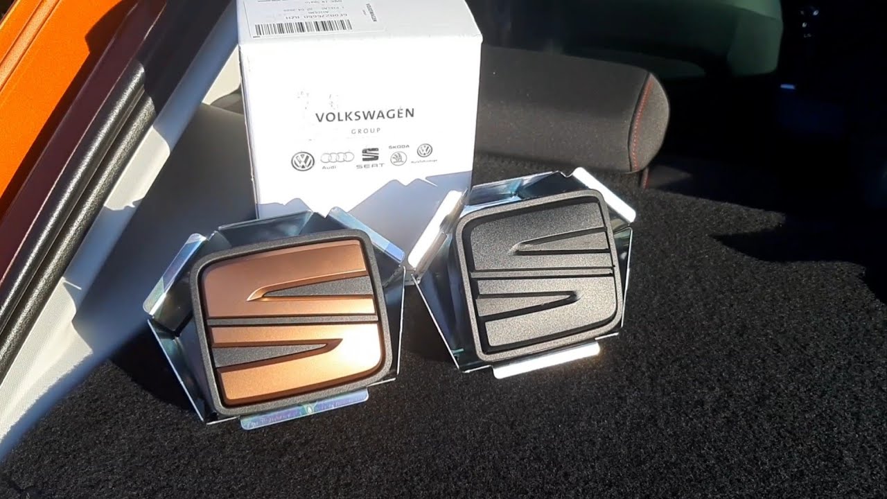 How to replace / remove Rear Badge / Logo Seat Leon 5F