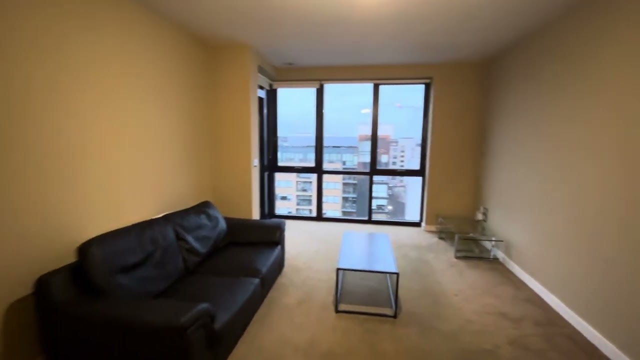 25 The Glashaus