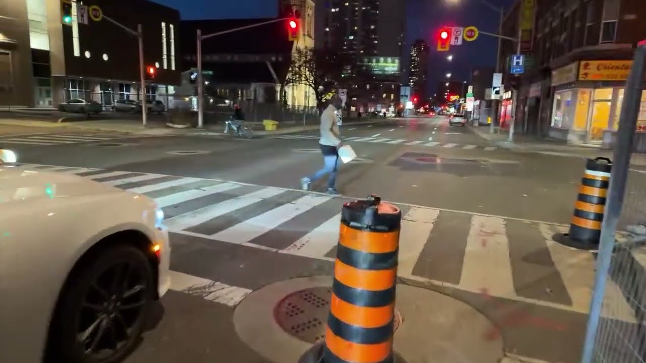 🔴 Hamilton LIVE: Hamilton Ontario Live Downtown Walk Chilly Autumn Evening (6°C)