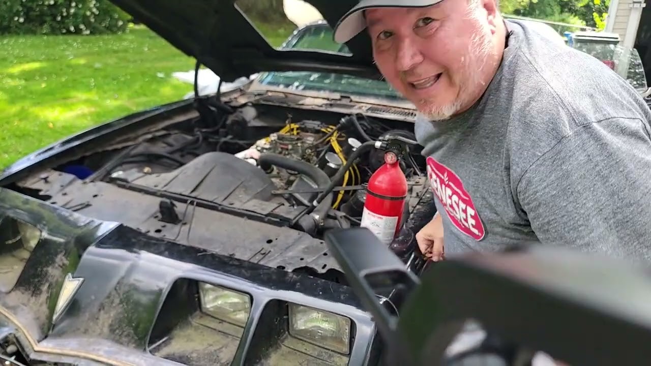 Trying to get my 1979 Trans am to run. Been sitting a long time #transam #smokeyandthebandit